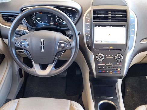 Used 2017 Lincoln MKC Reserve image 28