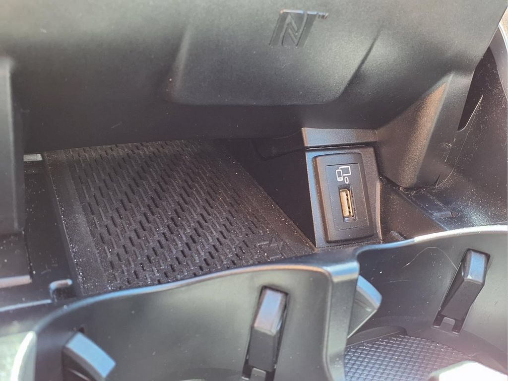 Used 2019 Mercedes-Benz C 300 4MATIC Sedan image 22