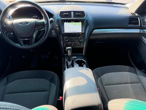 Used 2018 Ford Explorer XLT w/ Equipment Group 201A image 13