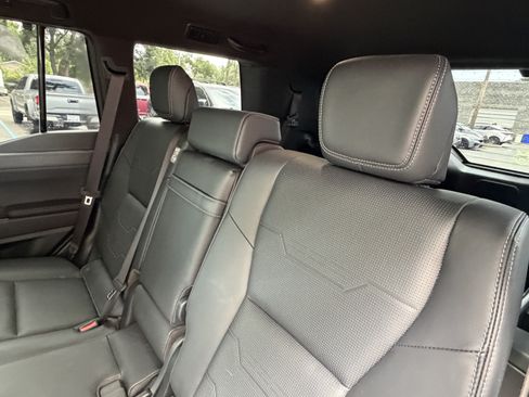 Used 2026 Lexus GX 550 w/ Accessory Package (2T) AWD/4WD image 33