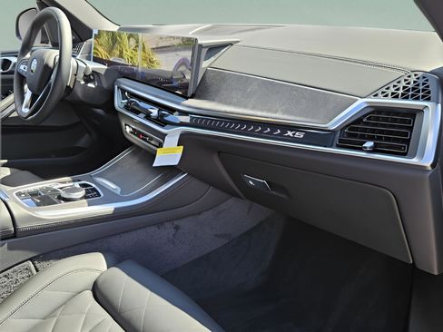 New 2026 BMW X5 xDrive40i w/ Climate Comfort Package image 15