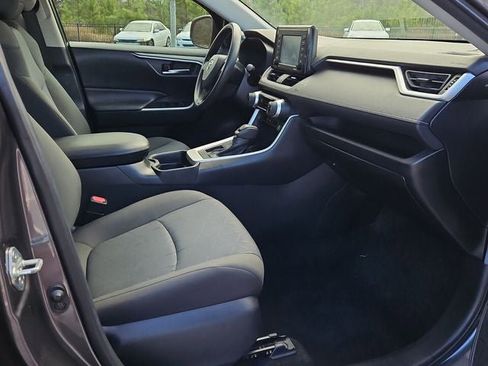 Used 2021 Toyota RAV4 XLE image 12