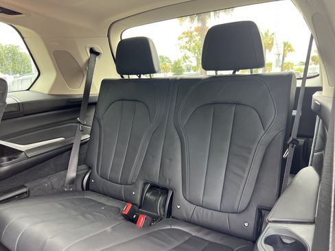 Used 2020 BMW X7 xDrive40i w/ Premium Package AWD/4WD image 33