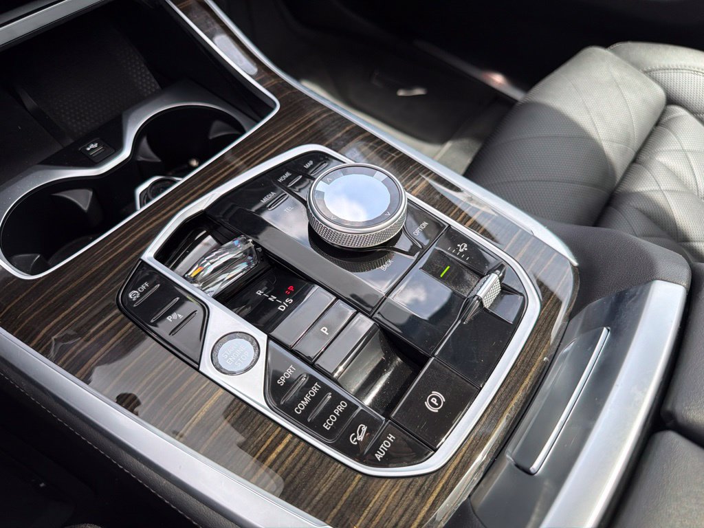 Used 2024 BMW X7 xDrive40i w/ Premium Package AWD/4WD image 25