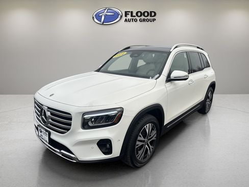 Used 2024 Mercedes-Benz GLB 250 4MATIC image 3