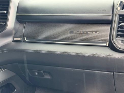 Used 2020 RAM 1500 Limited w/ Black Appearance Package AWD/4WD image 28