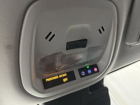 Used 2024 Chevrolet Trax LT FWD image 16