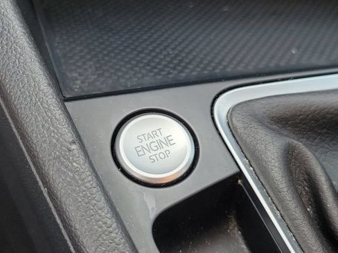 Used 2024 Volkswagen Jetta SE FWD image 33