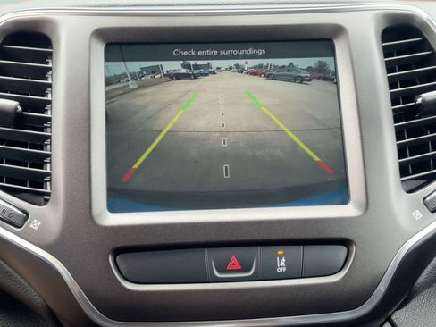 Used 2022 Jeep Cherokee Trailhawk w/ Trailer Tow Group image 24