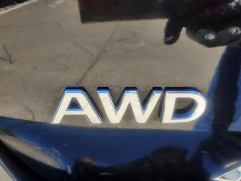 Used 2015 INFINITI Q50 Premium w/ Deluxe Touring Package image 7