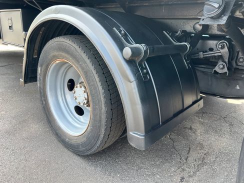 Used 2015 Ford F550 4x4 SuperCab Super Duty image 3