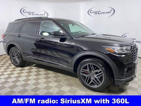 Used 2025 Ford Explorer ST-Line w/ ST-Line Street Pack image 10