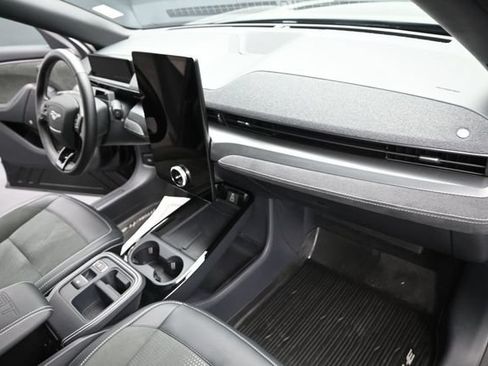 Used 2025 Ford Mustang Mach-E GT AWD/4WD image 28