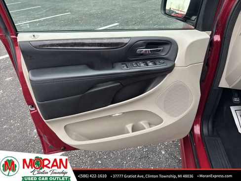 Used 2015 Dodge Grand Caravan SXT image 10