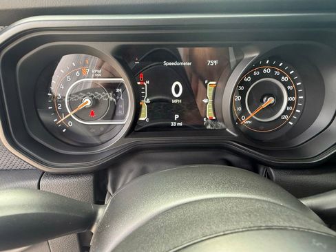 Certified 2025 Jeep Gladiator Rubicon AWD/4WD image 20