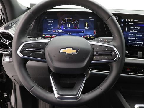 Used 2025 Chevrolet Equinox LT image 17