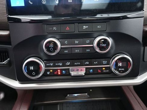 Used 2024 Ford Expedition Max Limited image 28