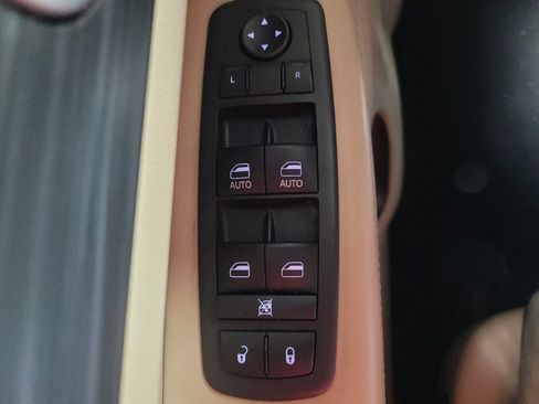 Used 2019 Jeep Grand Cherokee Laredo image 27