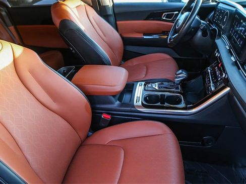 Used 2024 Kia Carnival SX image 15