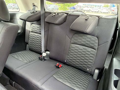 Used 2024 Nissan Pathfinder S AWD/4WD image 12