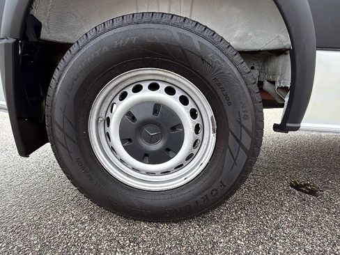 Used 2017 Mercedes-Benz Sprinter 2500 image 23