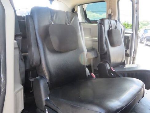 Used 2016 Dodge Grand Caravan SE w/ Quick Order Package 29E SE FWD image 28