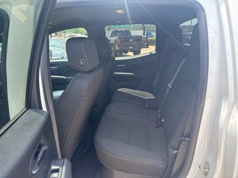 Used 2023 Chevrolet Colorado LT RWD image 8