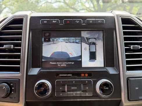 Used 2019 Ford F250 Limited AWD/4WD image 17