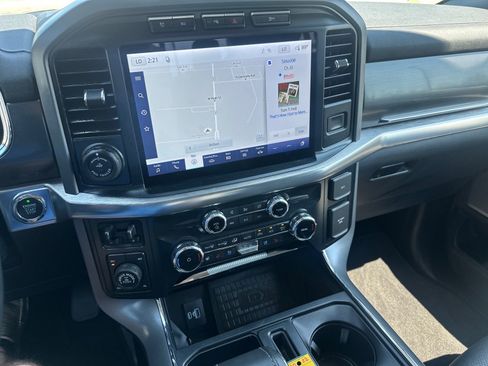 Used 2022 Ford F150 Lariat w/ Equipment Group 502A High AWD/4WD image 13