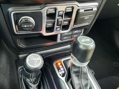 Used 2021 Jeep Wrangler Unlimited Sahara image 40