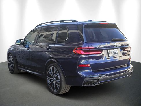 Used 2025 BMW X7 M60i image 4