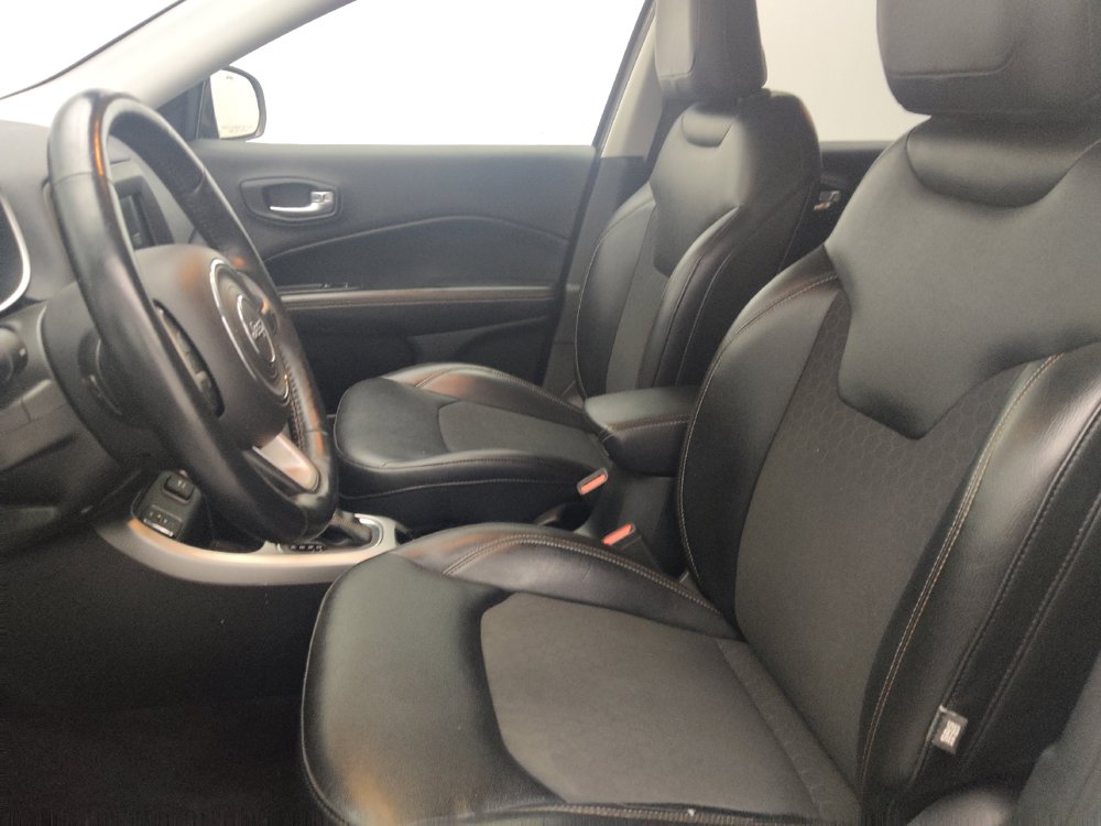 Used 2018 Jeep Compass Latitude w/ Popular Equipment Group FWD image 17