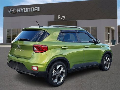 Certified 2024 Hyundai Venue SEL image 3