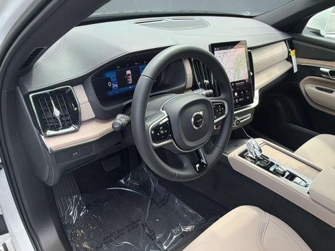 New 2026 Volvo XC90 B6 Plus w/ Protection Package Premier AWD/4WD image 4