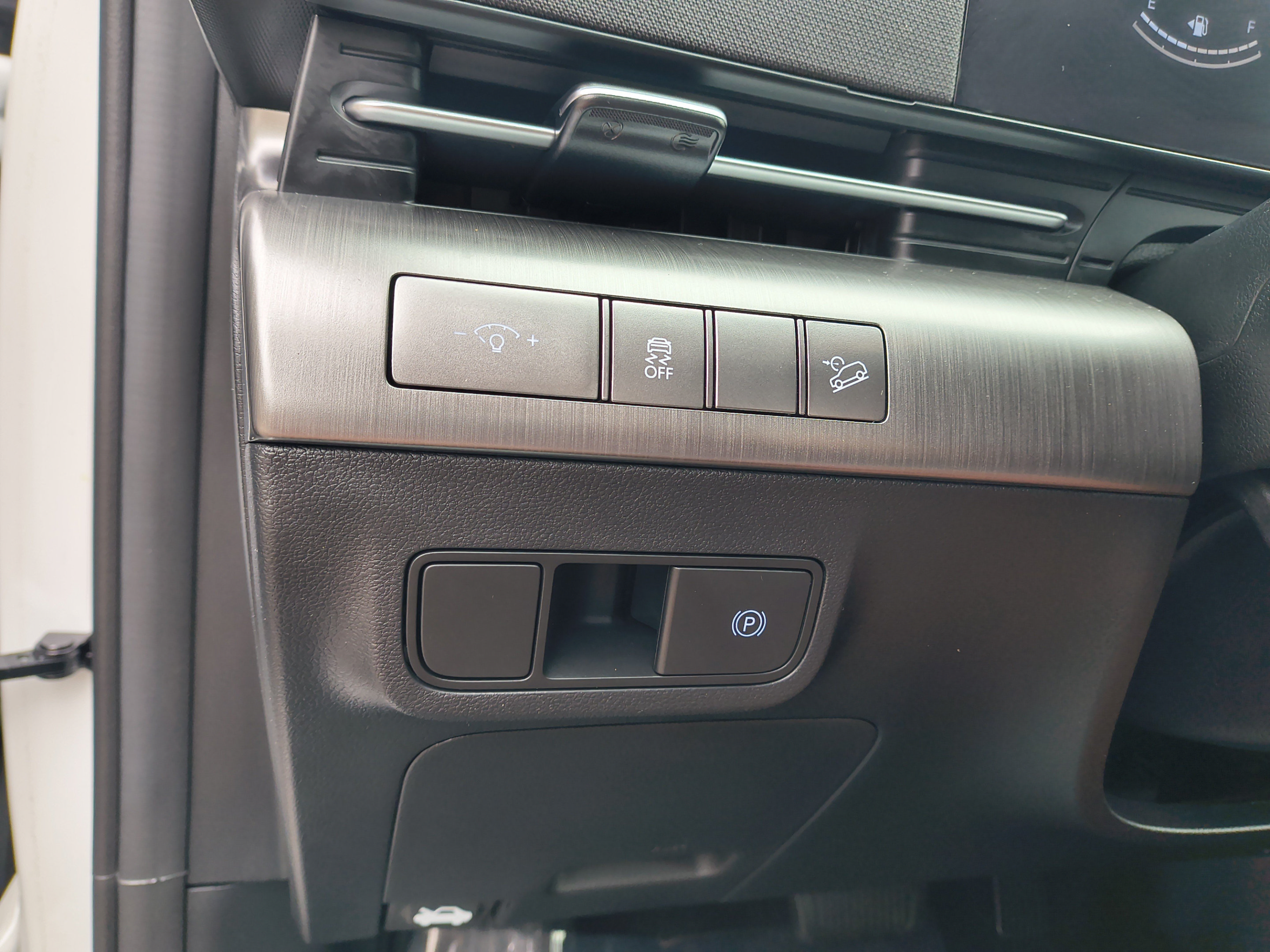 Certified 2024 Hyundai Kona SEL FWD image 28