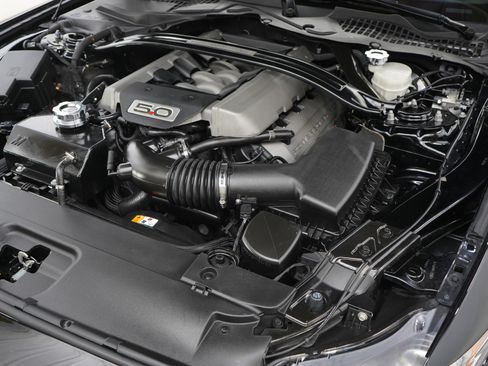 Used 2016 Ford Mustang GT Premium RWD image 28