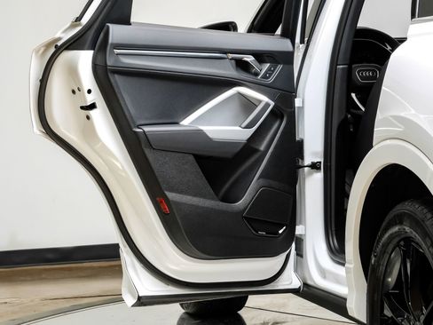 Used 2024 Audi Q3 2.0T Premium Plus w/ Premium Plus Package image 48