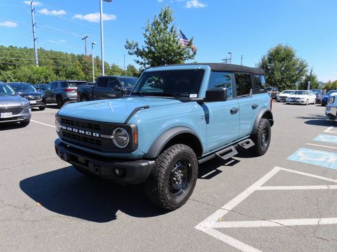 Used 2023 Ford Bronco Black Diamond image 3