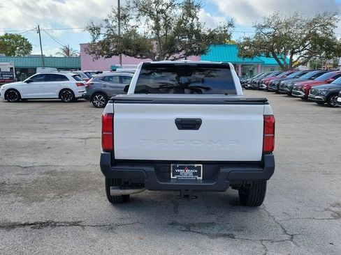 Used 2025 Toyota Tacoma SR image 5