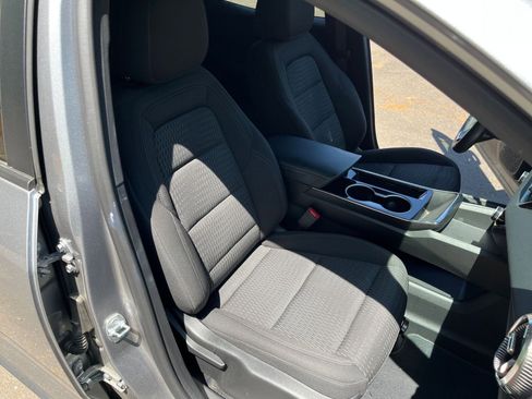 Used 2025 Chevrolet Equinox LT image 36