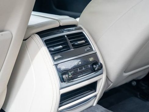 Used 2019 BMW 740i w/ Executive Package RWD image 48