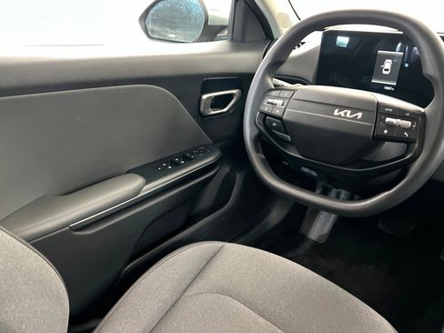 Used 2025 Kia K4 LXS image 12