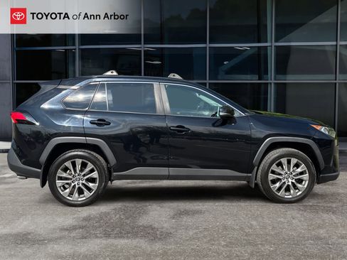 Used 2019 Toyota RAV4 XLE Premium w/ Cold Weather Package AWD/4WD image 13