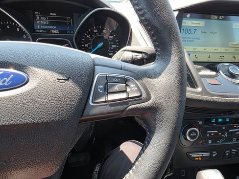 Used 2019 Ford Escape Titanium AWD/4WD image 16