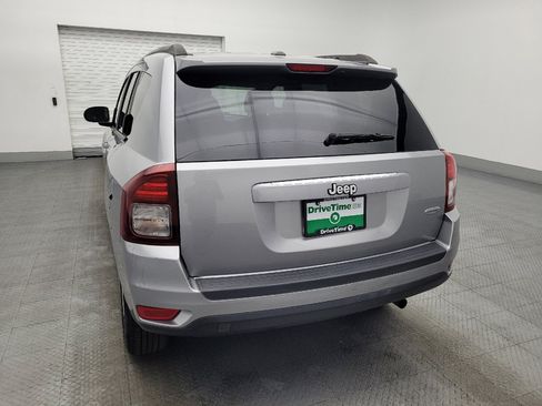 Used 2017 Jeep Compass Latitude image 6