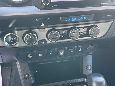 Used 2023 Toyota Tacoma TRD Sport w/ Technology Package AWD/4WD image 18