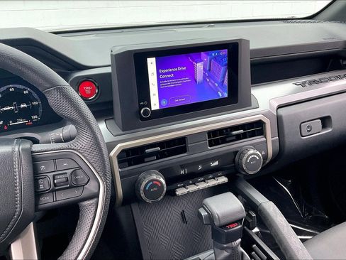 Used 2025 Toyota Tacoma TRD Off-Road image 7