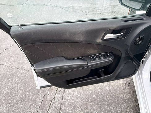 Used 2020 Dodge Charger SXT w/ Blacktop Package image 19