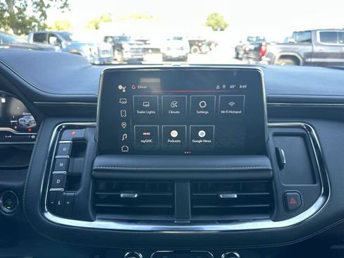 Used 2023 GMC Yukon AT4 w/ Technology Package AWD/4WD image 11