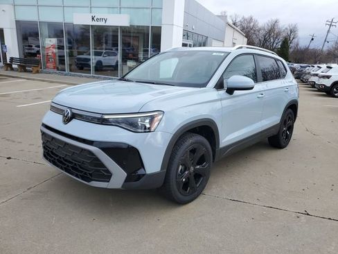 New 2026 Volkswagen Taos SEL image 2